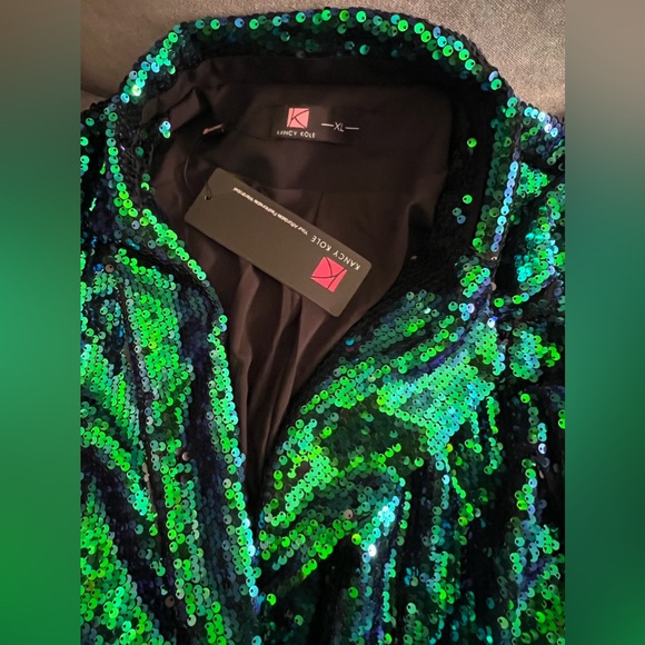 Sparkly and fun mermaid green and blue sequin blazer. Size XL - Picture 4 of 4